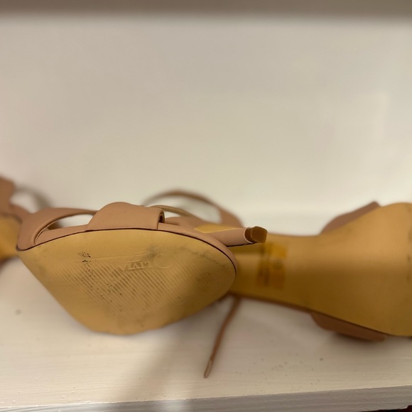 Simple rope colored heels. US size 10 need new closet to call home - Picture 2 of 3